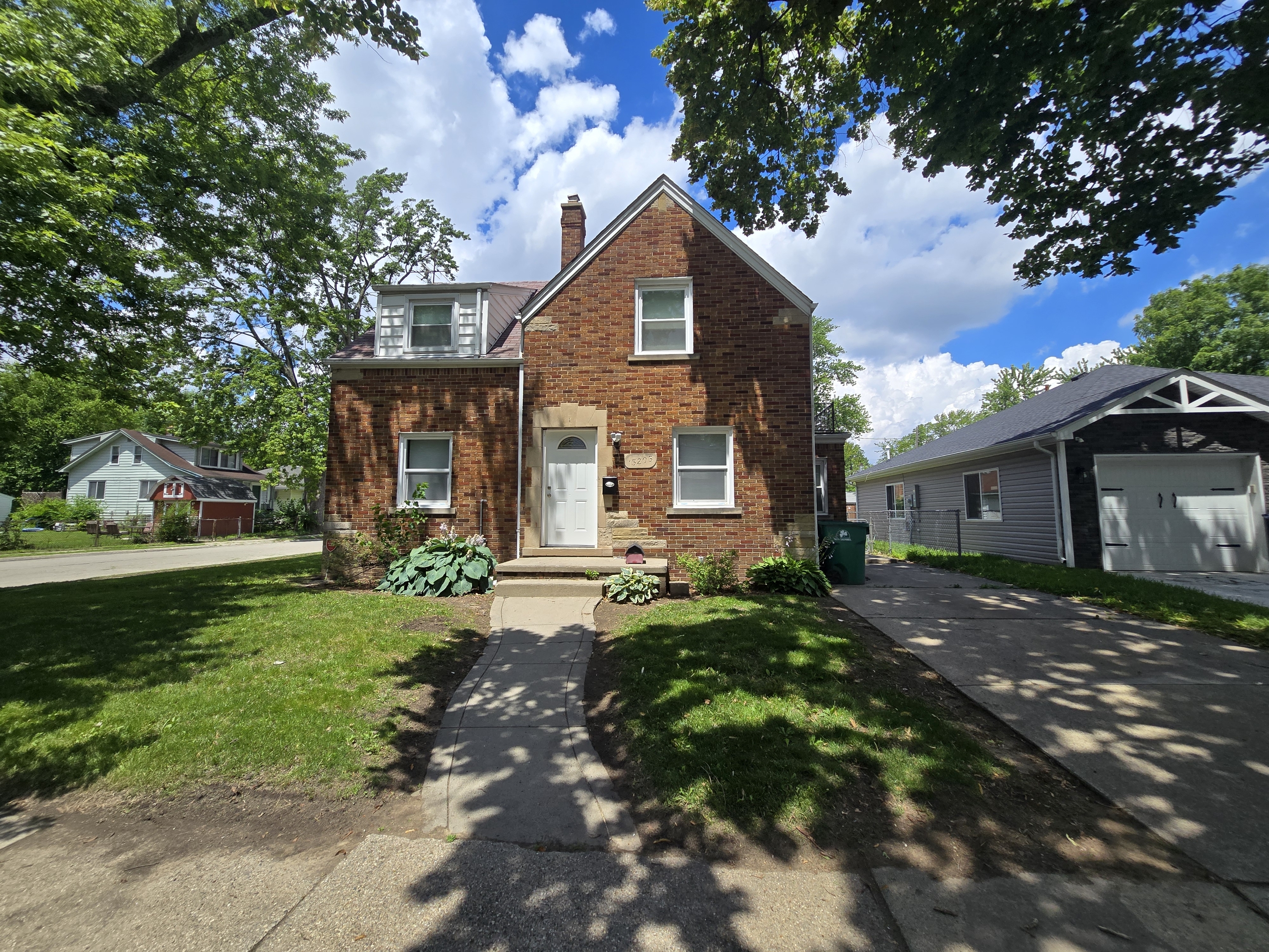 15205 Maplewood Avenue